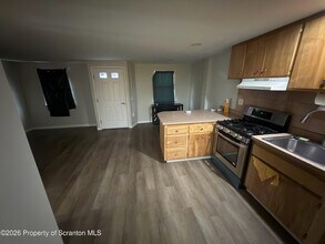 1043 Main St in Dickson City, PA - Building Photo - Building Photo