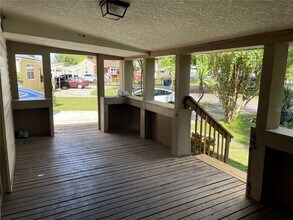 2525 Emma Cir, Unit Apt 801 in Tampa, FL - Building Photo - Building Photo
