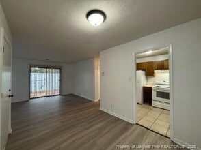 759 Hedgelawn Way in Fayetteville, NC - Building Photo - Building Photo