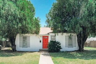 2605 35th St in Lubbock, TX - Building Photo