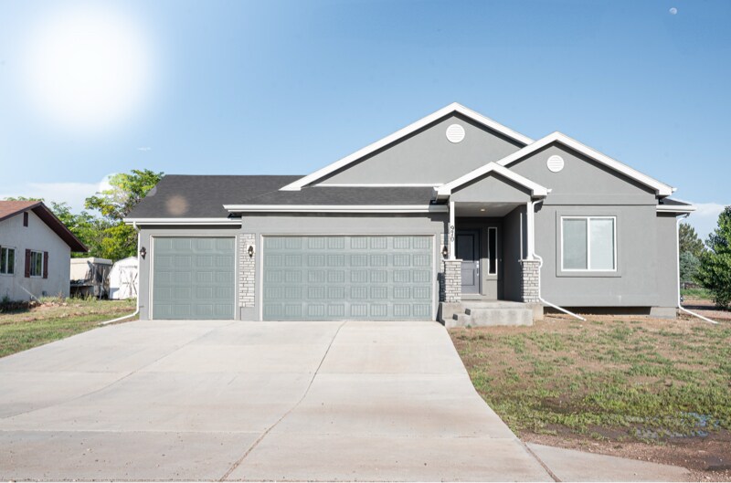 970 S Knox Dr in Pueblo West, CO - Building Photo