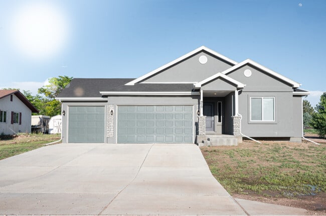 property at 970 S Knox Dr