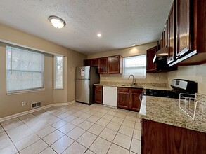 2800 Alexandria Dr SW in Atlanta, GA - Building Photo - Building Photo