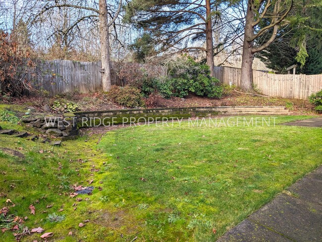 8915 SW Oxbow Terrace in Beaverton, OR - Building Photo - Building Photo