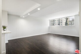 10535 Wilshire Blvd in Los Angeles, CA - Building Photo - Building Photo