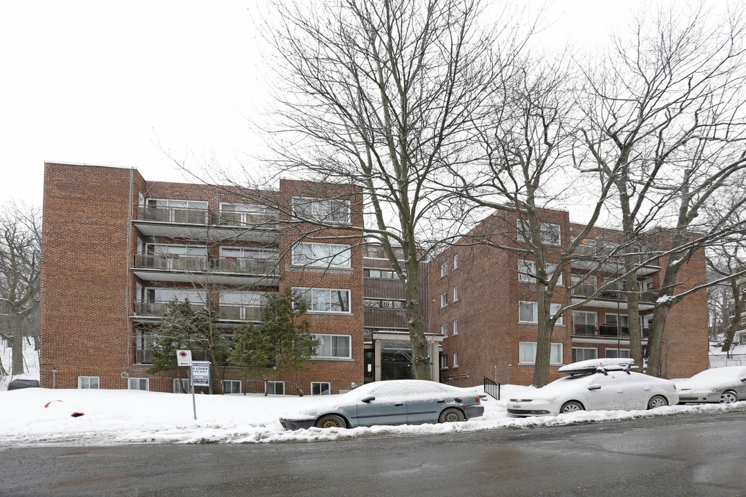 3570 Ridgewood in Montréal, QC - Building Photo