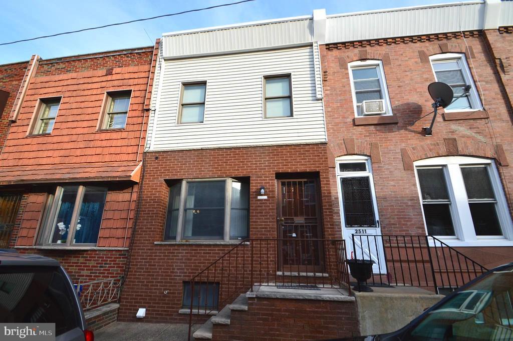 2509 S Alder St in Philadelphia, PA - Foto de edificio