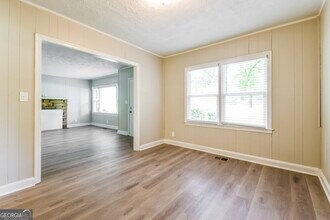 1380 Bolton Rd NW in Atlanta, GA - Building Photo - Building Photo