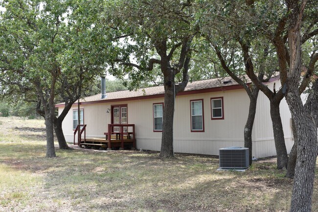 188 Sunset Ranch Rd W in Mountain Home, TX - Building Photo - Building Photo