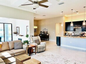 12804 Epping Way in Ft. Myers, FL - Foto de edificio - Building Photo