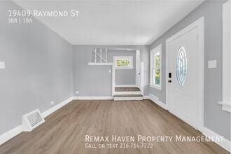 19409 Raymond St in Maple Heights, OH - Building Photo - Building Photo