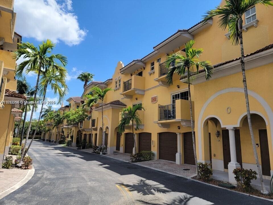 2520 SW 14th Ave in Fort Lauderdale, FL - Building Photo
