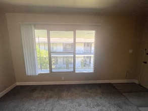 170 S Chester Ave in Pasadena, CA - Building Photo - Building Photo