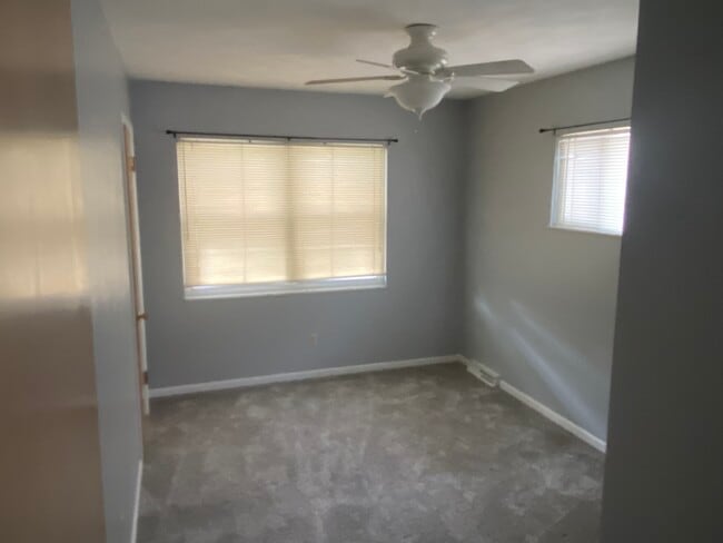 3712 Douglas Rd, Unit Upper Unit in Toledo, OH - Building Photo - Building Photo