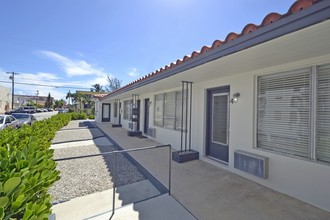 7746 Carlyle Ave in Miami Beach, FL - Foto de edificio - Building Photo
