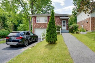 429 W Lawrence St in Albany, NY - Building Photo