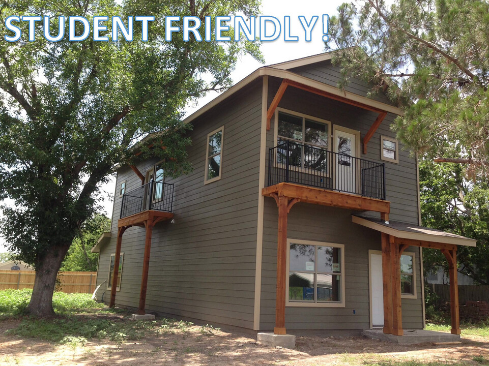 Lodges at Parker's Pond in San Marcos, TX - Foto de edificio