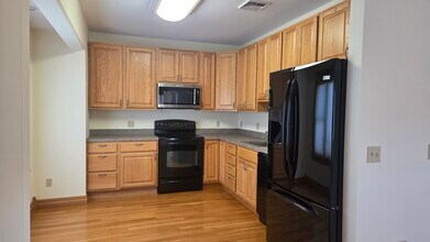 559 Minor St in Emmaus, PA - Foto de edificio - Building Photo