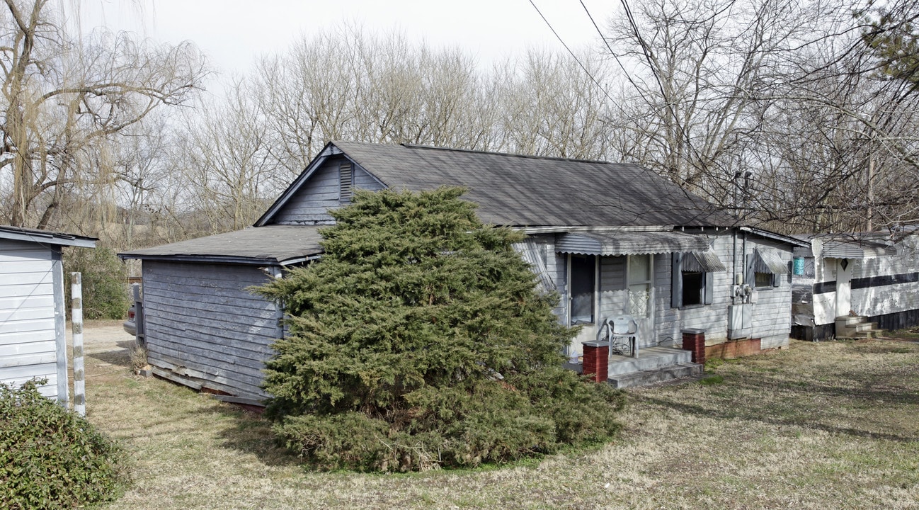 6624 W Lee Hwy in Loudon, TN - Foto de edificio