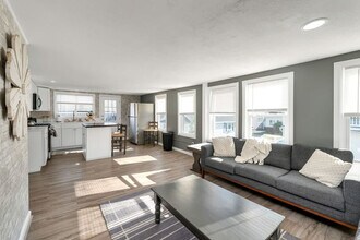 9 Cole St in Hampton, NH - Building Photo - Building Photo