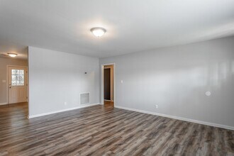 4711 Murray Lake Ln in Chattanooga, TN - Building Photo - Building Photo