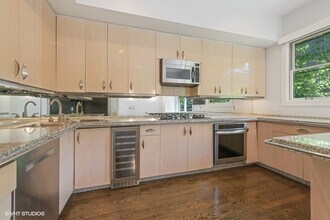 171 W Goethe St in Chicago, IL - Building Photo - Building Photo