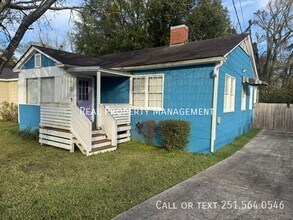 207 Pinehill Dr in Mobile, AL - Building Photo - Building Photo
