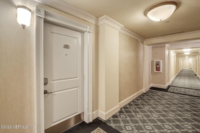 400 E Bay St in Jacksonville, FL - Building Photo - Building Photo