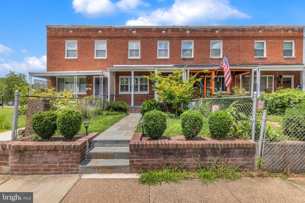 526 E Duncan Ave in Alexandria, VA - Building Photo