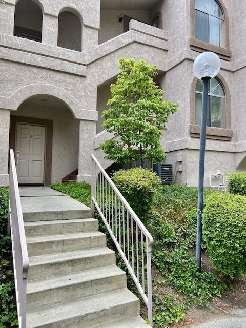 property at 7130 Woodlake Ave