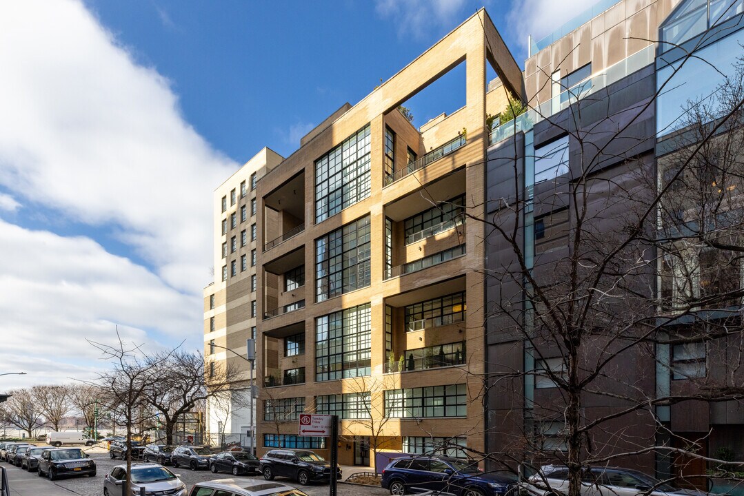 397 W 12th St in New York, NY - Building Photo