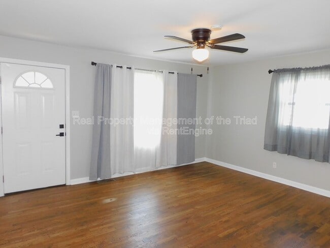 909 Tuscaloosa St in Greensboro, NC - Building Photo - Building Photo