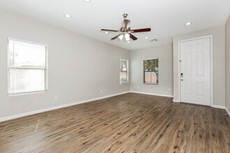 1352 E Clifton Ave in Gilbert, AZ - Building Photo - Building Photo