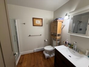 278 Maine St, Unit 3 Columbia Ave in Brunswick, ME - Building Photo - Building Photo