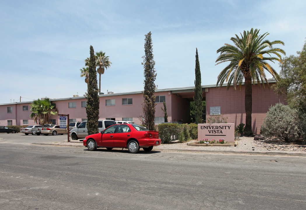 University Vista Student Apartments in Tucson, AZ - Foto de edificio