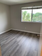 9905 Westwood Dr in Tamarac, FL - Building Photo - Building Photo