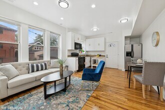 3849 W Ainslie St in Chicago, IL - Building Photo - Building Photo