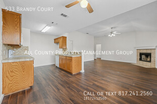 533 Brandy Ct in Saginaw, TX - Building Photo - Building Photo