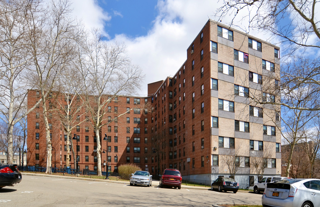 807 Main St in Peekskill, NY - Building Photo