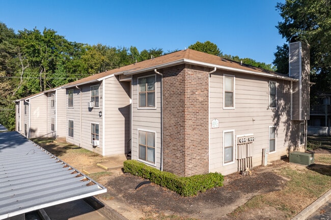 Canterbury Woods Apartments