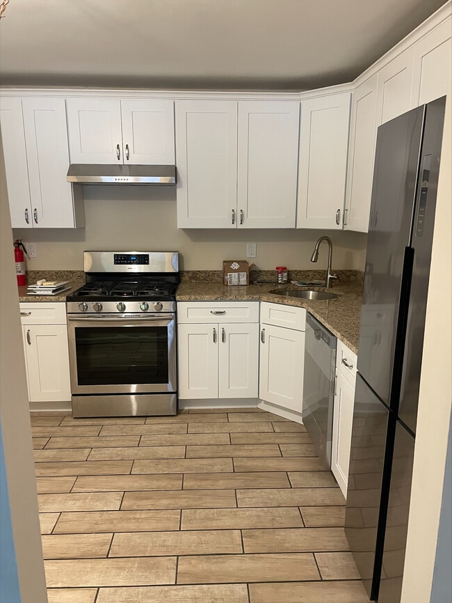 property at 86 Willow Ct