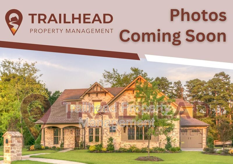 1100 N Noland Rd in Independence, MO - Building Photo