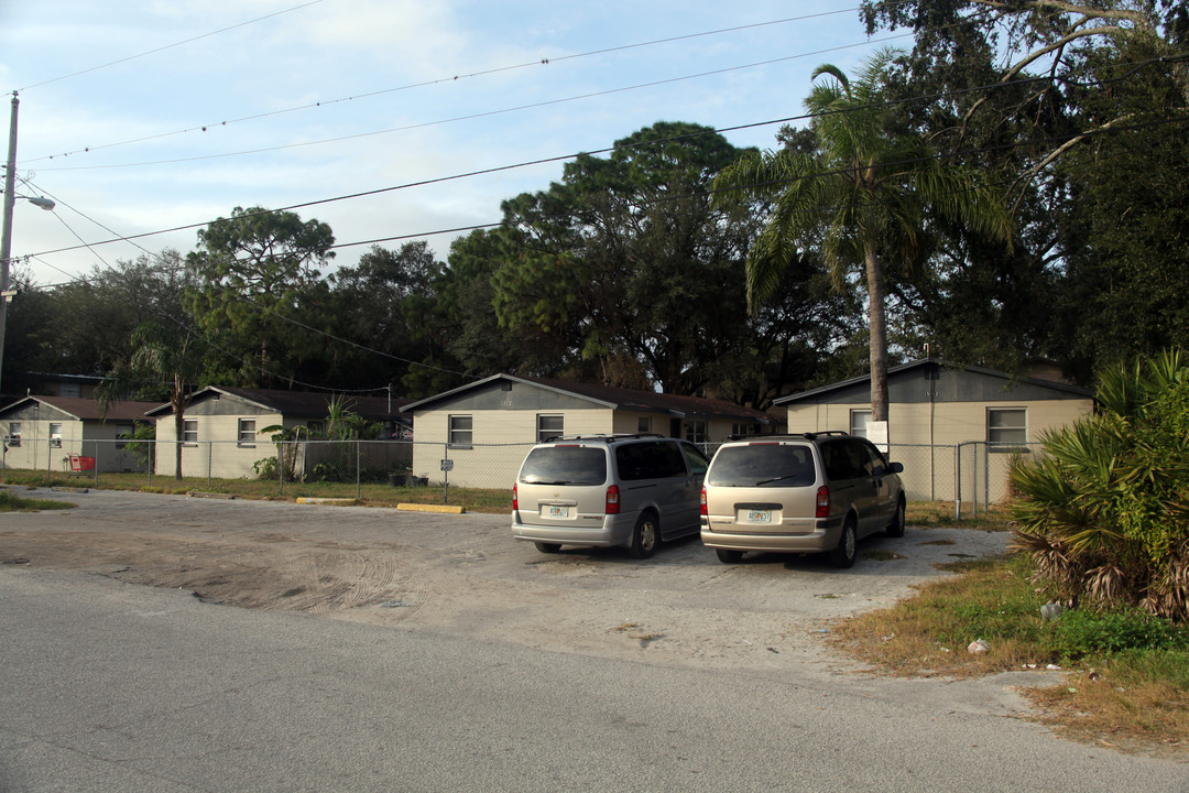 1518 E 140th Ave in Tampa, FL - Building Photo