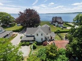 51 9th Ave in Warwick, RI - Building Photo