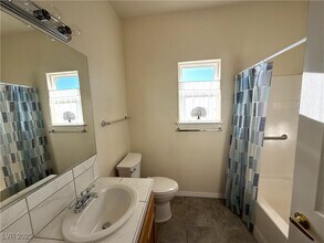 1050 Gee St in Pahrump, NV - Building Photo - Building Photo