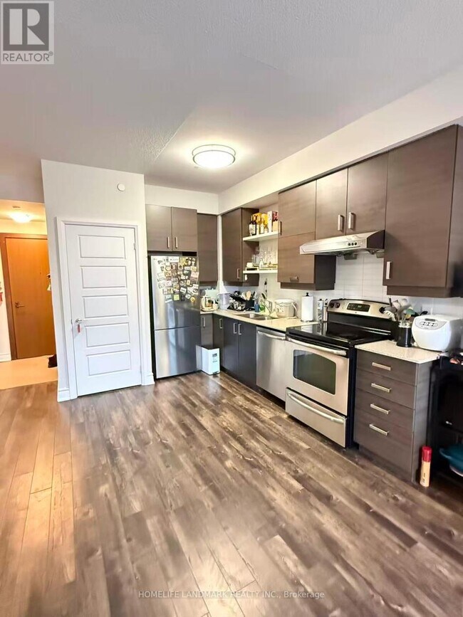 B-8228 Birchmount Rd in Markham, ON - Building Photo - Building Photo