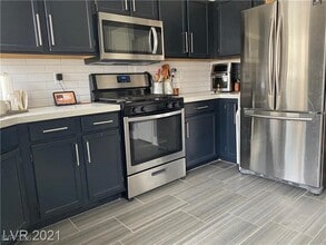 7708 Beach Falls Ct in Las Vegas, NV - Building Photo - Building Photo