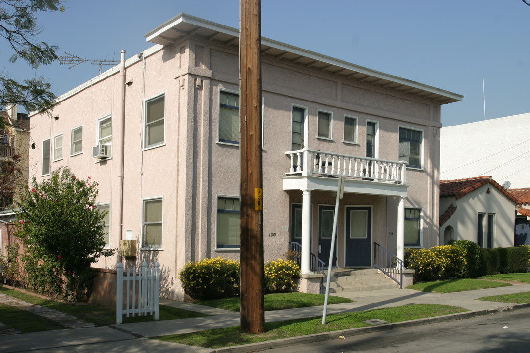 1109-1125 Loma Ave in Long Beach, CA - Building Photo