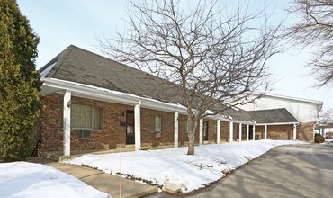 Arcadian Apartments in Waukesha, WI - Foto de edificio - Building Photo