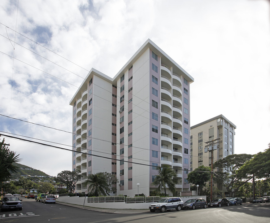 Punahou Manor in Honolulu, HI - Building Photo